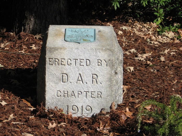 Zoom on the image : Auburn University World War Memorial